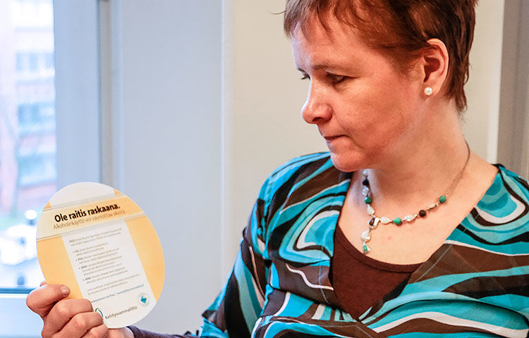 Edellinen FASD-hanke tuotti muun muassa raskaudenaikaisesta alkoholin käytöstä varoittavan raskauskiekon, jota jaetaan edelleen muun muassa neuvoloissa.