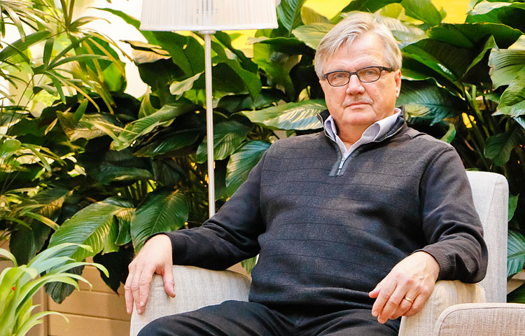 Terhokodin johtaja ja ylilääkäri Juha Hänninen pitää kivunlievitystä edelleen ongelmallisena asiana saattohoidossa.