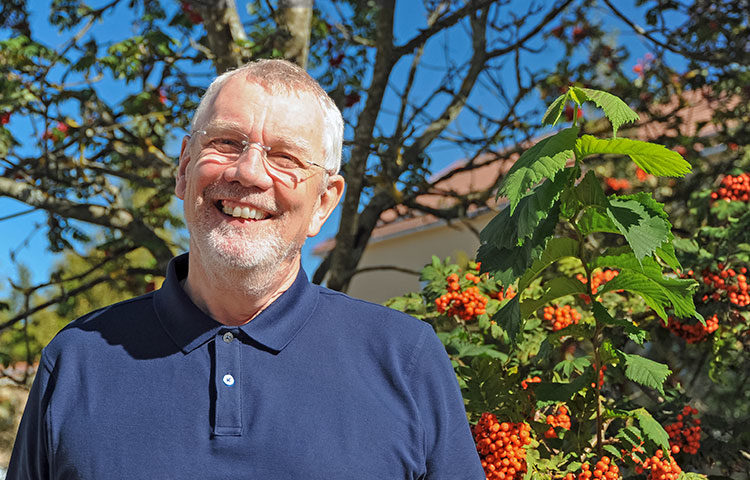 ”Vuorovaikutus on kaikkein tärkeintä, se on numero yksi ihmisen psyykkisen hyvinvoinnin kannalta”, Dave Hewett korostaa.