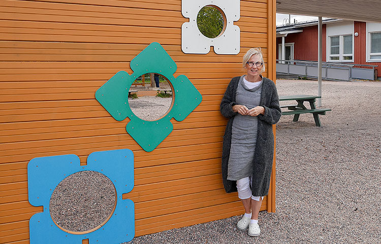 Reija Mäkipään mukaan suurimmat muutokset opetustyössä hänen uransa aikana ovat olleet oppilaiden kommunikointimahdollisuuksien parantuminen sekä tieto- ja viestintäteknologian tulo osaksi opetusta ja oppimista.