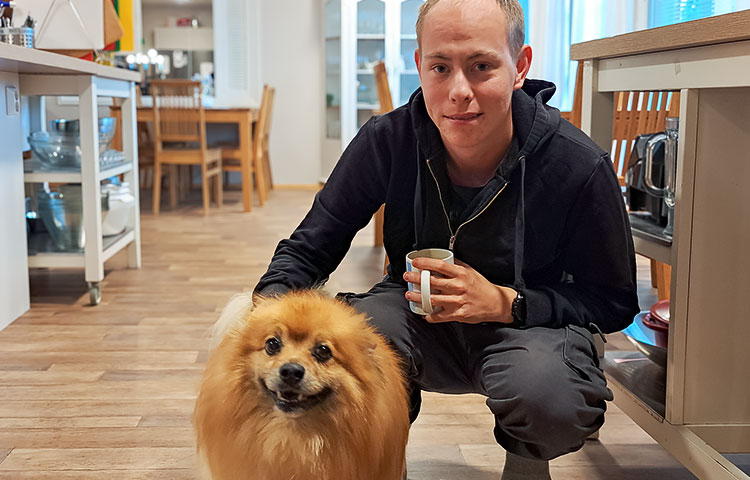 Mies ja koira.